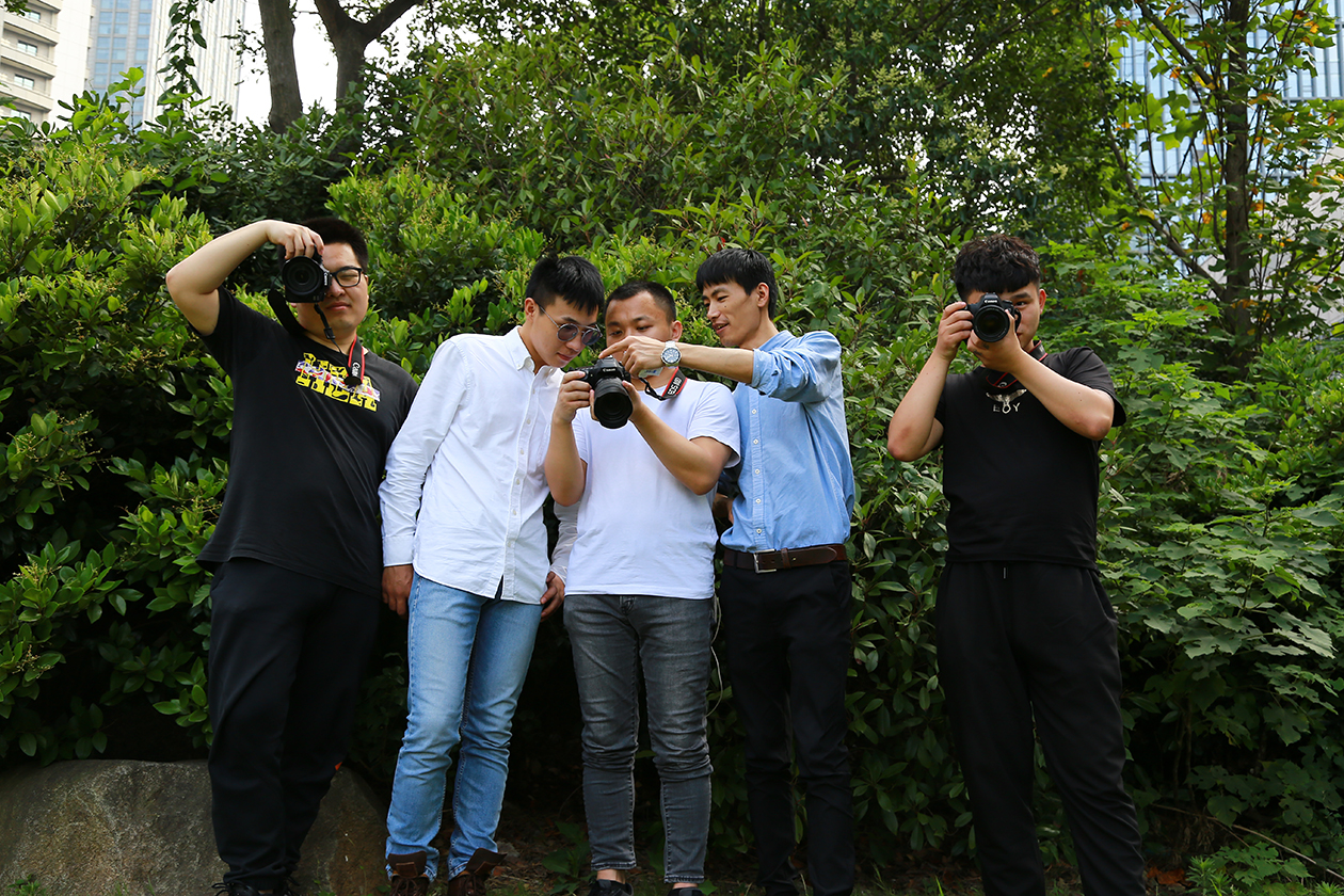 南京奥利摄影培训机构丨学员花絮，外拍实操活动，手把手教授学员们相机的操作方法 以及摄影技术技巧技能 ❤️❤️❤️❤️#南京摄影培训班#南京摄影培训学校#南京摄影学校#南京摄影培训机构#南京摄影培训(图5)