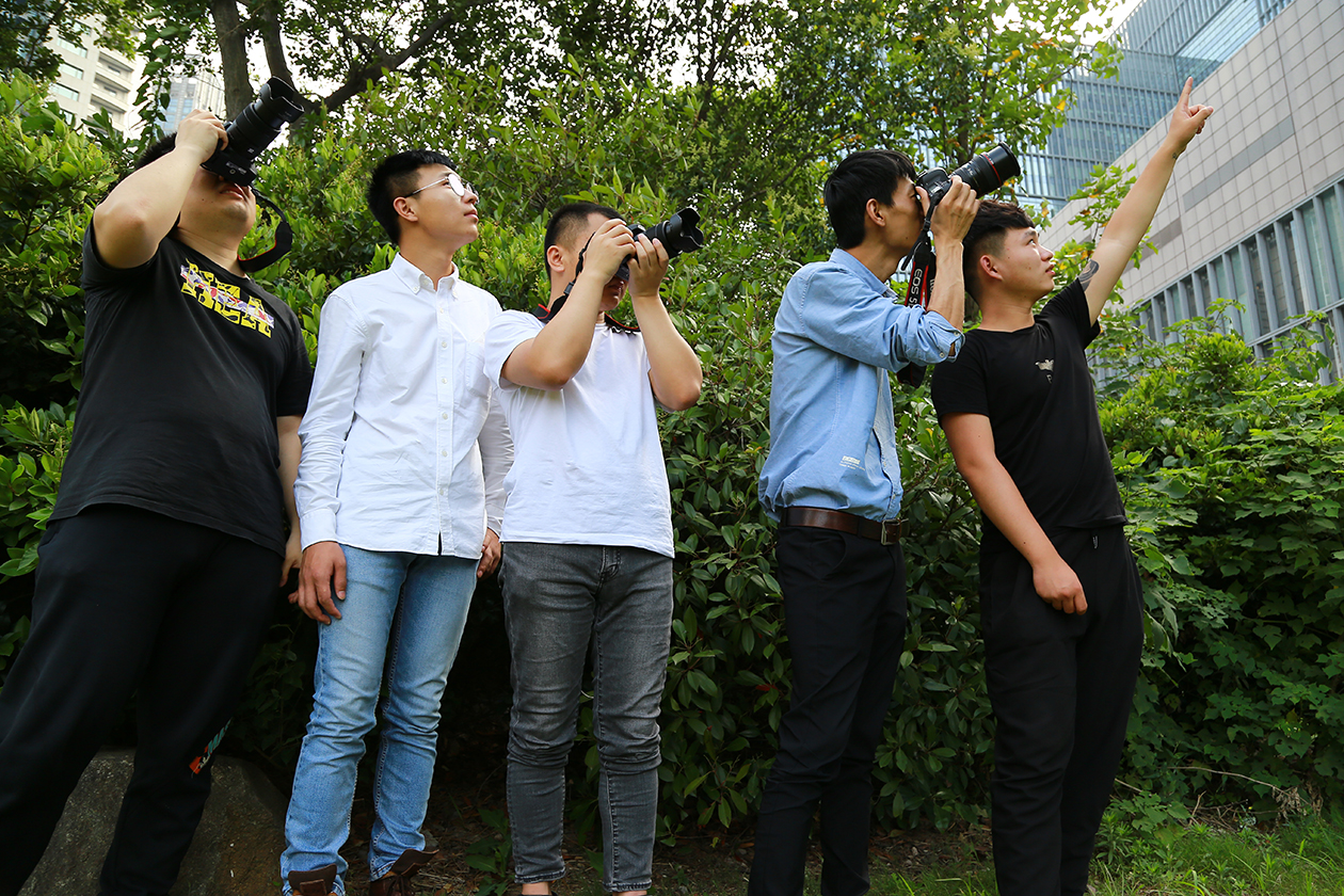 南京奥利摄影培训机构丨学员花絮，外拍实操活动，手把手教授学员们相机的操作方法 以及摄影技术技巧技能 ❤️❤️❤️❤️#南京摄影培训班#南京摄影培训学校#南京摄影学校#南京摄影培训机构#南京摄影培训(图6)